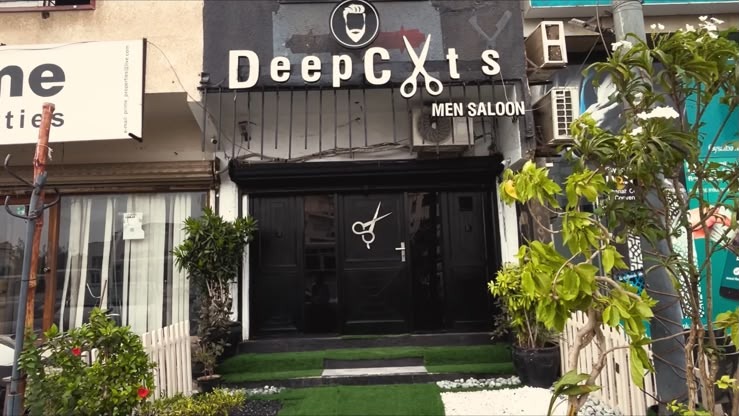 Deep Cuts storefront, DHA Phase 4, Karachi